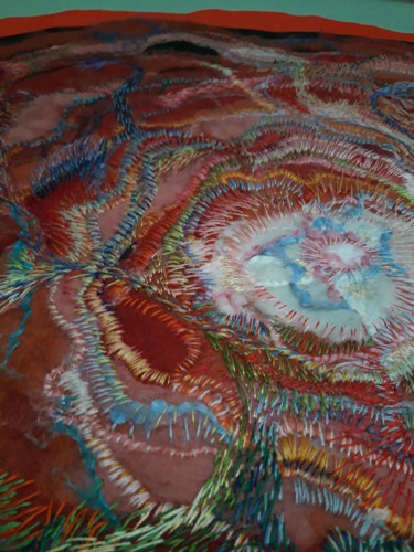 Circle-in-red-facet-1